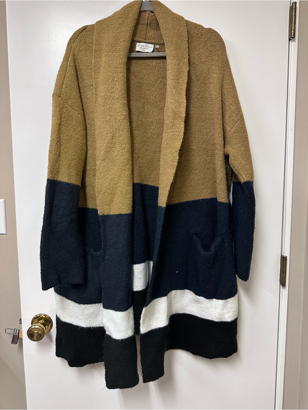 Dress Forum Colorblock Open-Front Cardigan in Camel, Navy & White